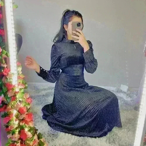 Étoilée Sparkly High Neck Midi Dress in Black with Long Sleeves - Picture 5 of 6